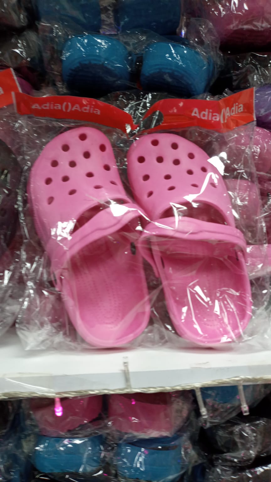 IMPORTADOR CHINO DE SANDALIAS 100